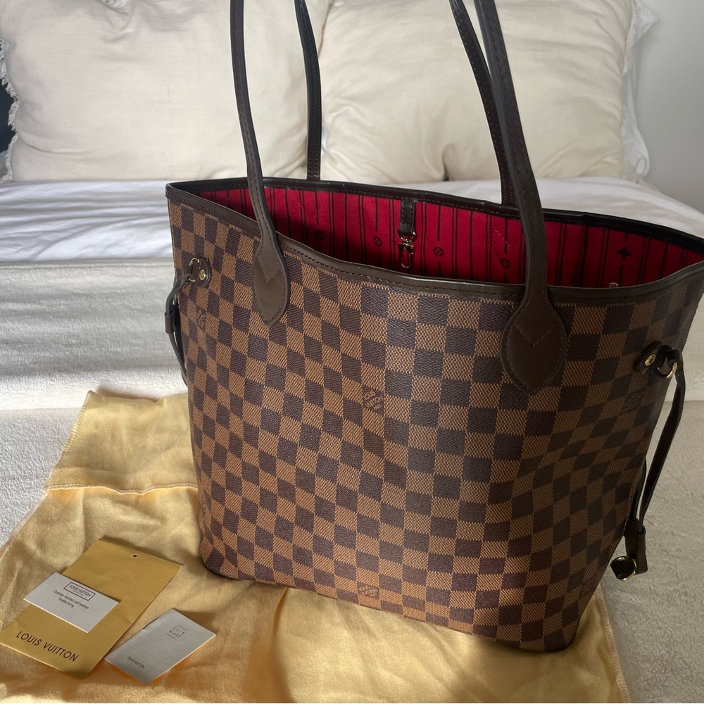 LOUIS VUITTON Never Full Tote